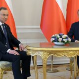 Predsednik i premijer u inostranstvu nisu rivali 9