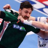 Mađarska pobedila i Island, Austrija šokirala Španiju: Poznati sastavi dve grupe drugog kruga Evropskog prvenstva u rukometu 5