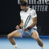 Posvete preminuloj sestri, pas Rolan Garos i 24 časa apsa u Nemačkoj: Ko je Argentinac Etčeveri, kome je Đoković mera od prvog boda za svetsku listu 5