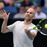 Neće biti nikakvog spuštanja slušalice: Đoković dobio protivnika za osminu finala iz ogorčene borbe koja nije pripala Šeltonu 15