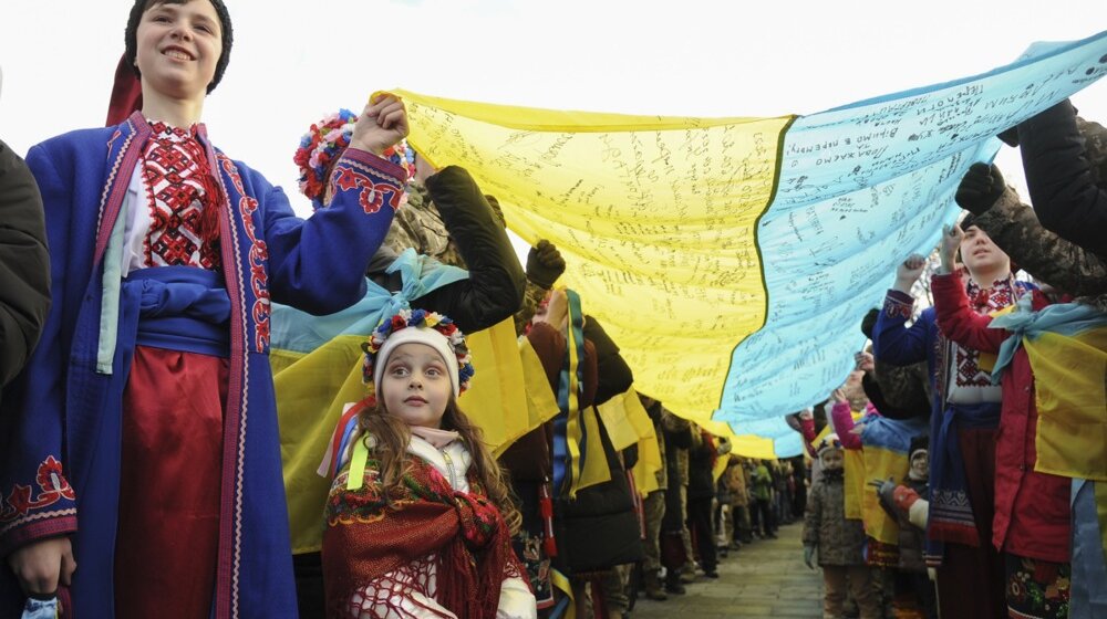 "Rusija sistematski uništava nacionalni identitet i tlači Ukrajince u zemljama koje smo istorijski naseljavali": Zelenski potpisao dekret na Dan jedinstva 1