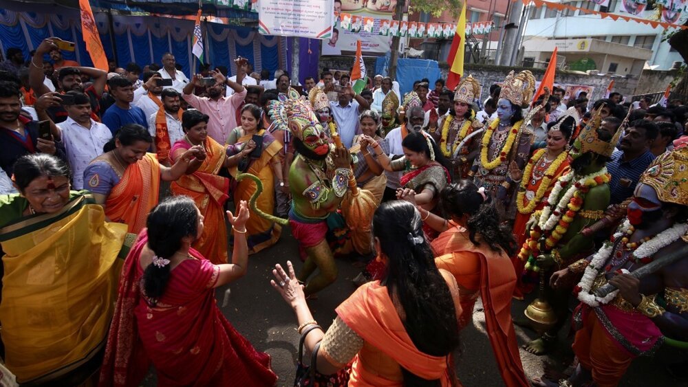 Indijski predsednik otvorio hram izgrađen na mestu srušene džamije 2 Indijski predsednik otvorio hram izgrađen na mestu srušene džamije 2