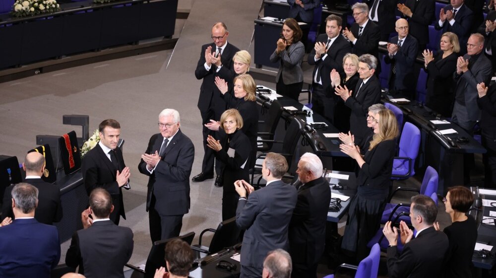 Emanuel Makron iznenadio Nemce: Uradio je nešto što francuski predsednici rade izuzetno retko 1