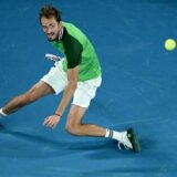 Kad je Đoković ispao, znalo se da Melburn dobija sasvim novog šampiona: Podvig Medvedeva za finale sa Sinerom 14
