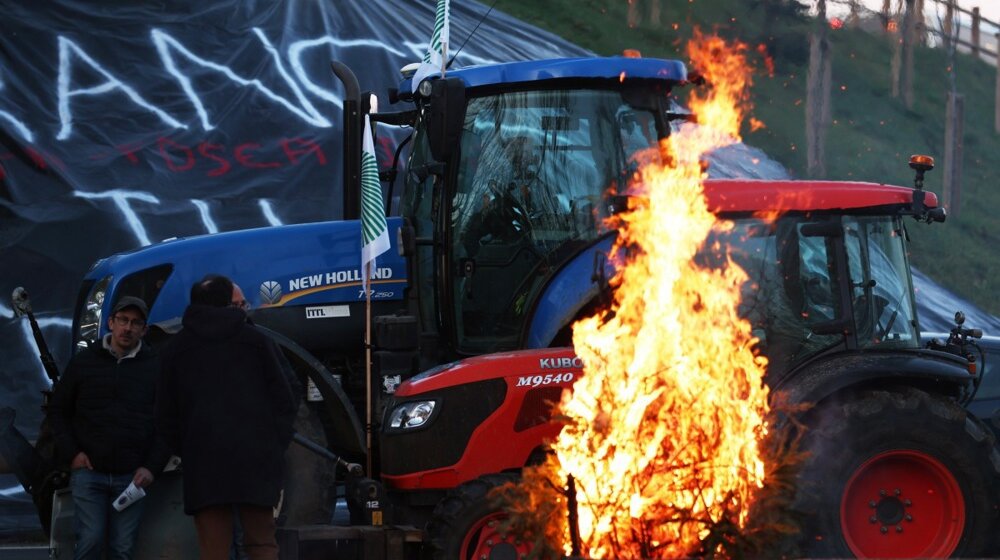 Petnaest hiljada policajaca čuva Pariz od poljoprivrednika 1