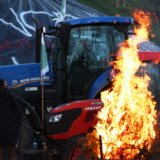 Petnaest hiljada policajaca čuva Pariz od poljoprivrednika 2