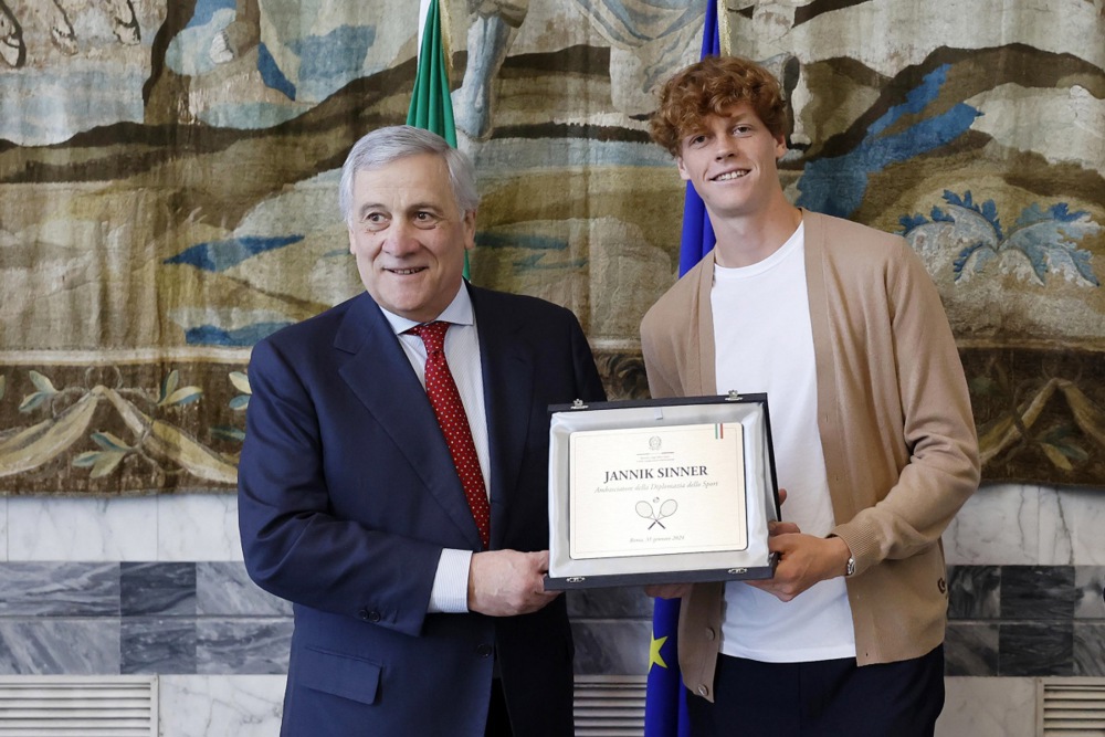 Počasti Sineru u Rimu: Nema smisla da pravim žurku u rodnom mestu jer su tamo poginuli majka i dvoje dece 2 Počasti Sineru u Rimu: Nema smisla da pravim žurku u rodnom mestu jer su tamo poginuli majka i dvoje dece 2