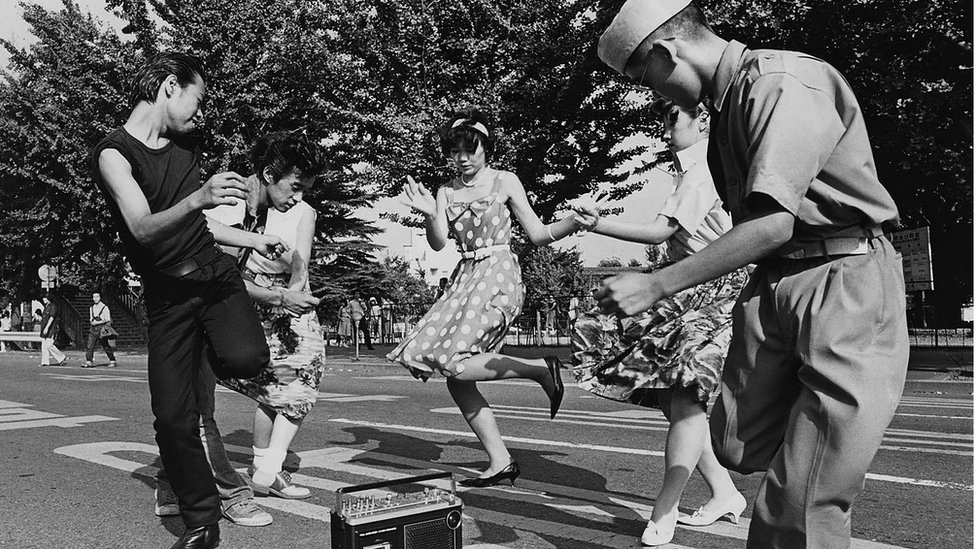 Pedesetih su se tinejdžeri nametnuli kao trendseteri u modi, muzici, filmu i plesu