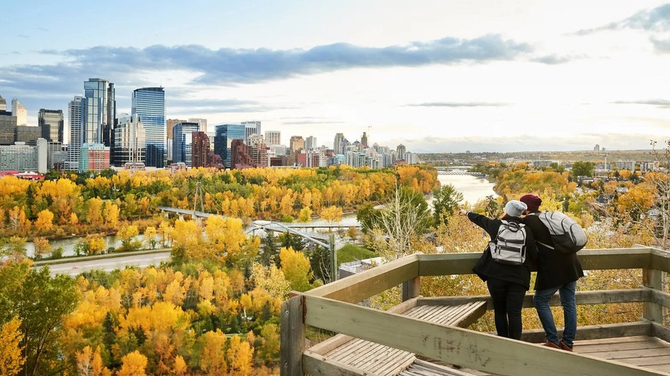 Stanovnici kažu da Kalgari odaje osećaj života u maloj sredini, ali nudi sadržaje velikog grada
