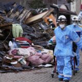 Japan: Najmanje 92 poginulih, 250 ljudi se vodi kao nestalo, žena od 80 godina izvučena živa posle tri dana pod ruševinama 6