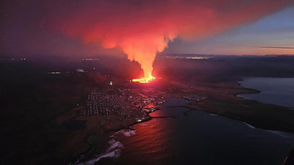 Island: Nova erupcija vulkana, lava ulazi u ribarski grad Grindavik 1 island vulkan