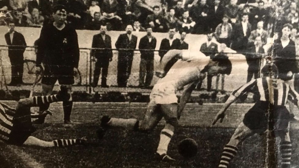 Fudbal i Bosna i Hercegovina: Asim Ferhatović Hase - priča o „prototipu Sarajlije" koji je „igrao iz meraka" 1 Asim Ferhatović