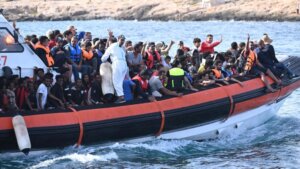 Further migrants arrive on Lampedusa island