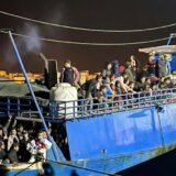 Around 400 migrants dock on Lampedusa island