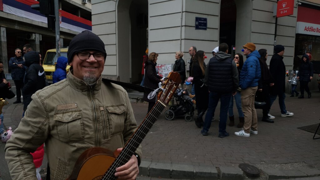 "Ulica otvorenog srca" u Beogradu: Igračke i slatkiši za najmlađe, ali i rakija za odrasle 10