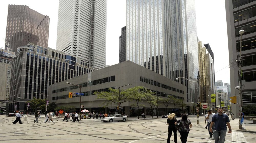 Dvanaest osoba povređeno u pucnjavi u baru u Torontu 1