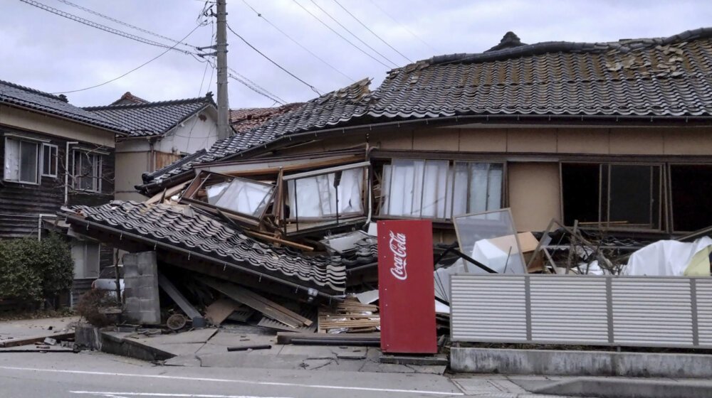 Nakon zemljotresa u Japanu oko 33.500 domaćinstava ostalo bez struje, četiri osobe poginule, hiljade provode noć u centrima za evakuaciju 1