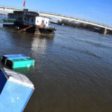 Udruženje lađara: Potonula barža kod Bačke Palanke ne predstavlja opasnost za plovidbu, vađenje iz vode na proleće 5