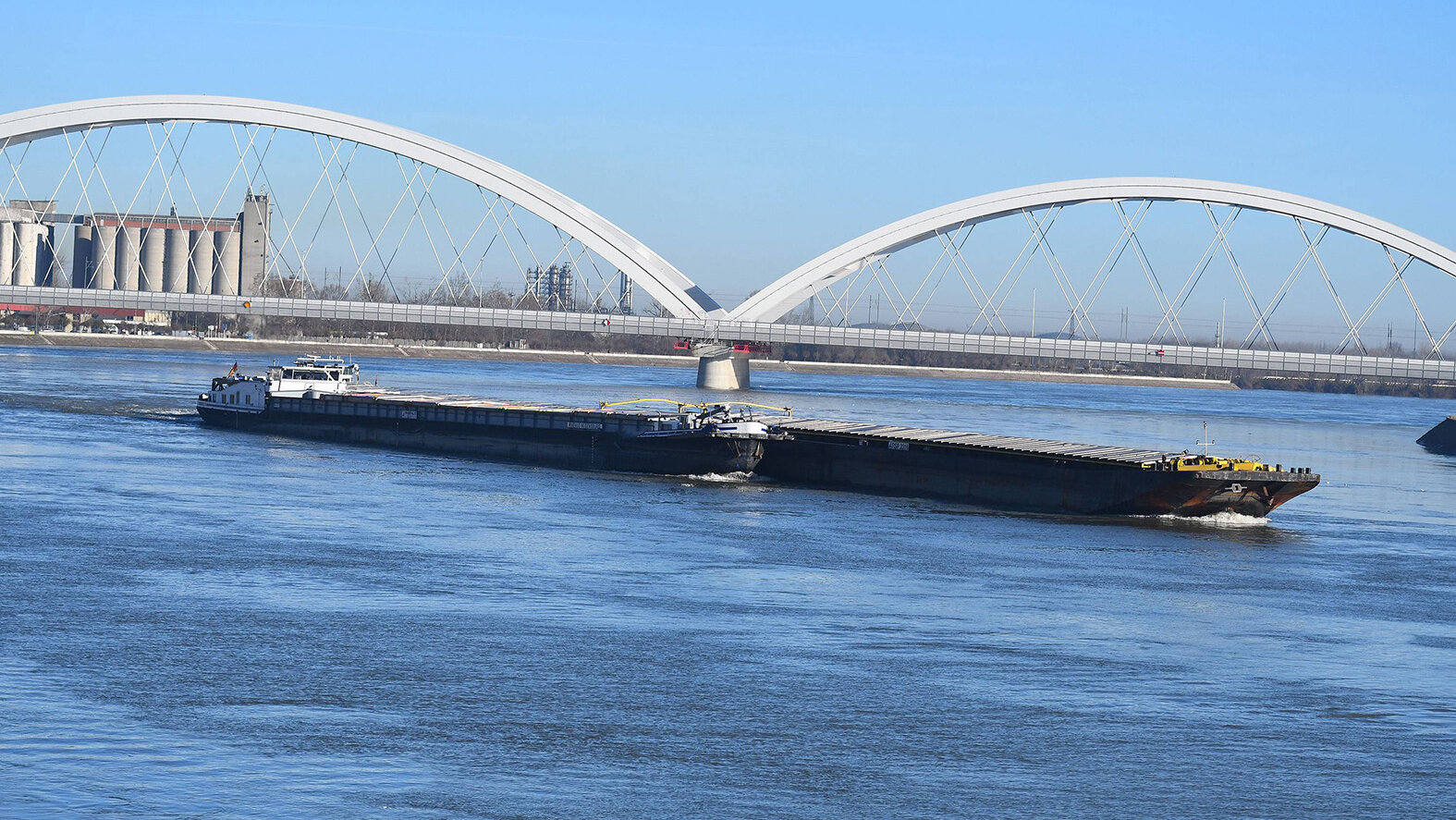 Vrh poplavnog talasa Dunava stiže u sredu: Najugroženija naselja kod Bezdana i Apatina 2
