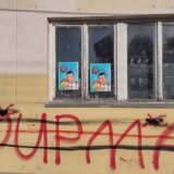 Aktivista iz Futoga Dalibor Ćalić trpi pretnje i targetiranje: Čitavo naselje oblepljeno plakatom sa njegovim likom uz kostursku glavu 1