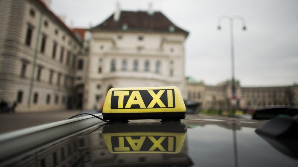 U Austriji na sudu taksisti koji su krali luksuzne ručne satove od pijanih mušterija 1
