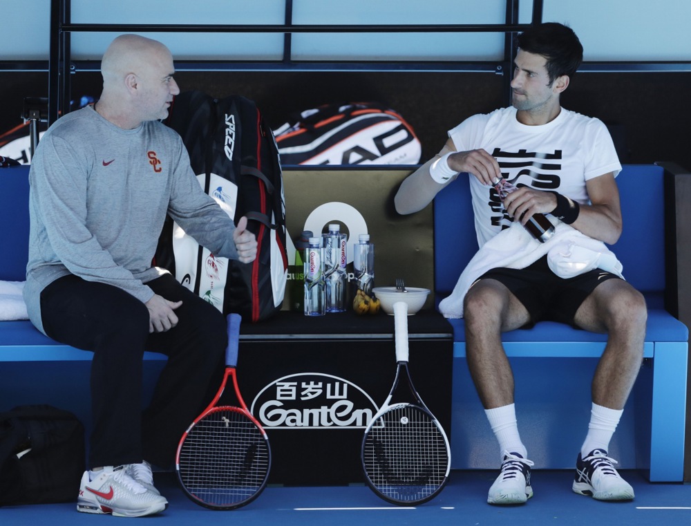 U mikrofon sa terena: Đoković iz srca zahvalio bivšem treneru s kojim je doživeo poslednji poraz u Melburnu 3