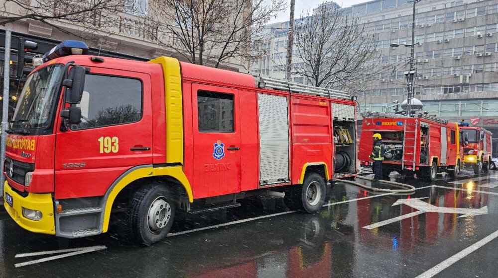 Jedna osoba povređena u požaru u Nišu 1