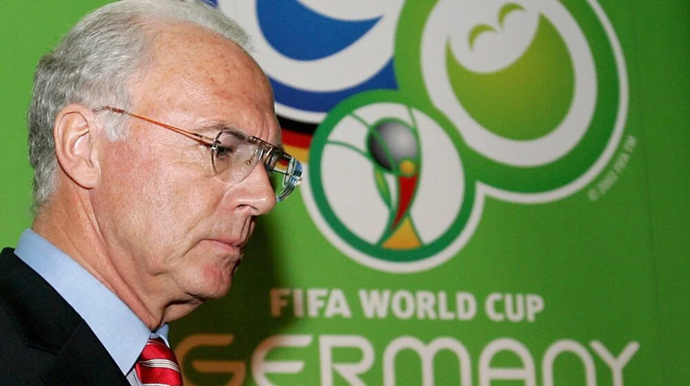 Saudijska publika zviždala tokom minuta ćutanja u čast Francu Bekenbaueru pred meč finala španskog Superkupa u Rijadu (VIDEO) 1