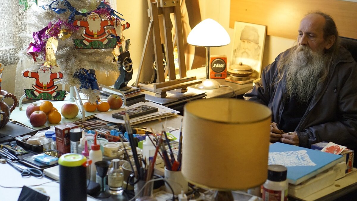 Geza Vereckei Poznati novosadski slikar Geza Vereckei na meti huligana: Grupa mladića već danima kamenuje objekte u Kineskoj četvrti gde žive beskućnici 3