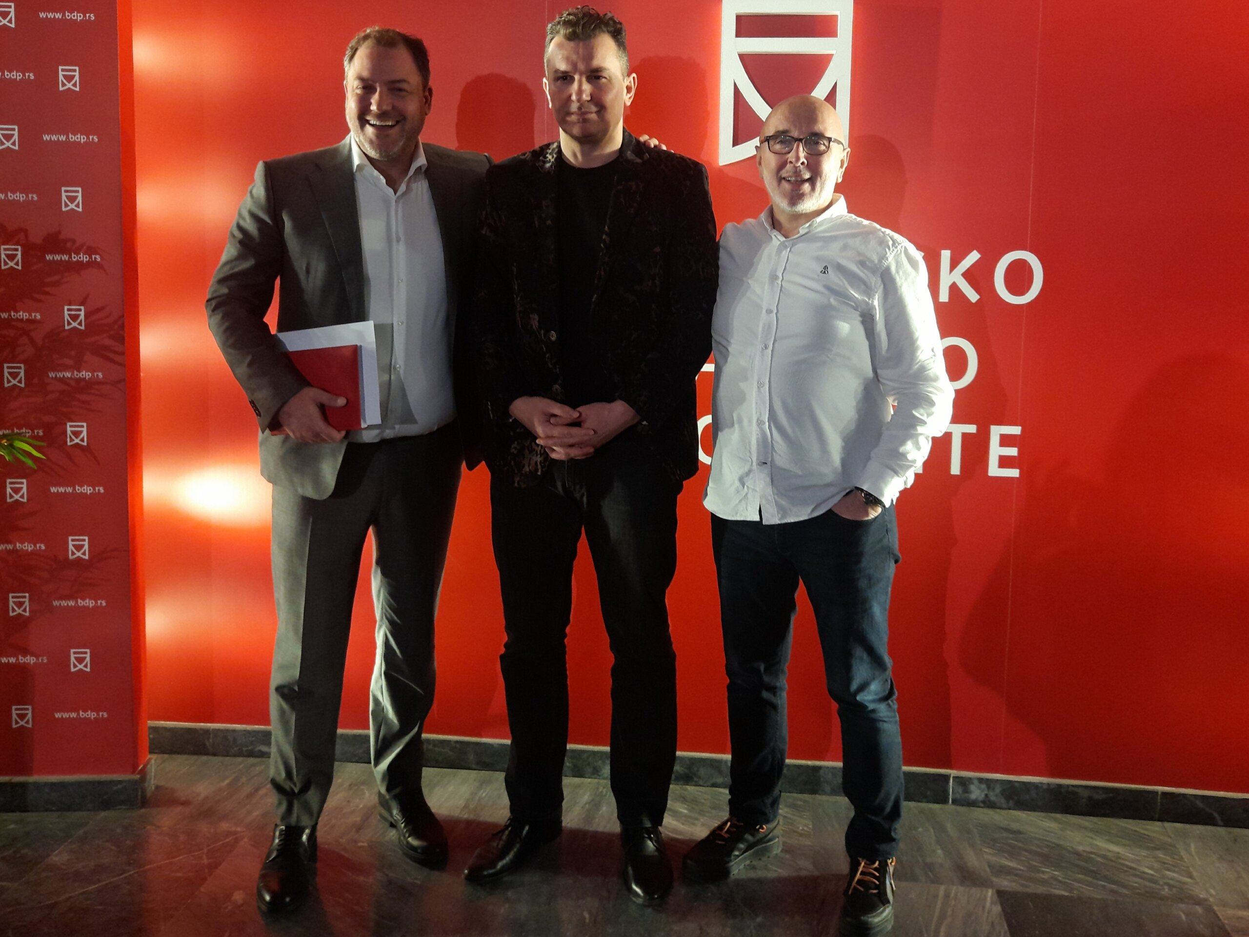 Enes Halilović: U tragičnom svetu omeđenom siromaštvom, bedom, zabranama, ljudi uglavnom ostaju "kodirani", ponavljajući greške svojih predaka 2 Jug Radivojević, Enes Halilović, Seadetin Mujezinović