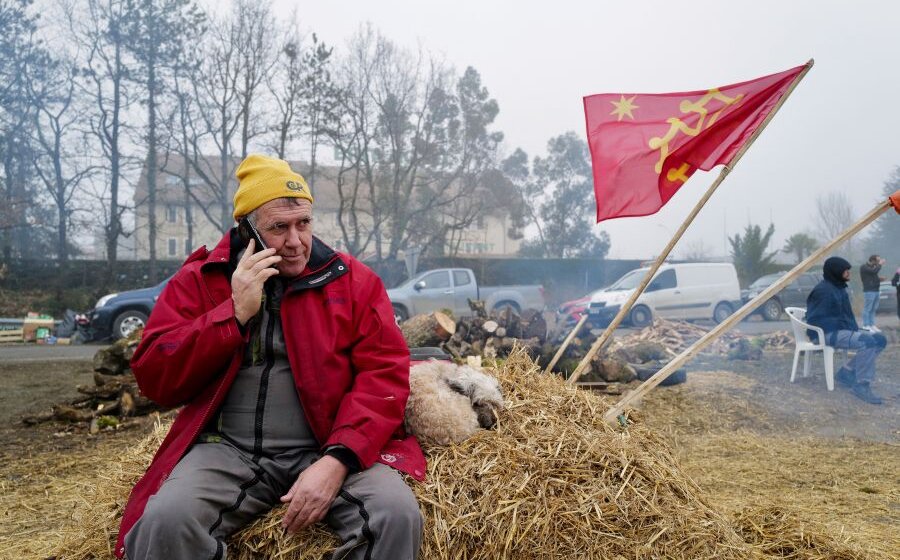 Francuski farmeri nastavili blokadu puteva 1