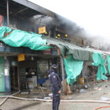 Reporter Danasa u Bloku 70: Da li drugi požar u Tržnom centru na Novom Beogradu znači da više nećemo ići "kod Kineza"? (FOTO) 11