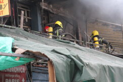 Reporter Danasa u Bloku 70: Da li drugi požar u Tržnom centru na Novom Beogradu znači da više nećemo ići "kod Kineza"? (FOTO) 19