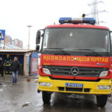 Lokalizovan požar u baraci na Novom Beogradu, povređen jedan policijski službenik 7