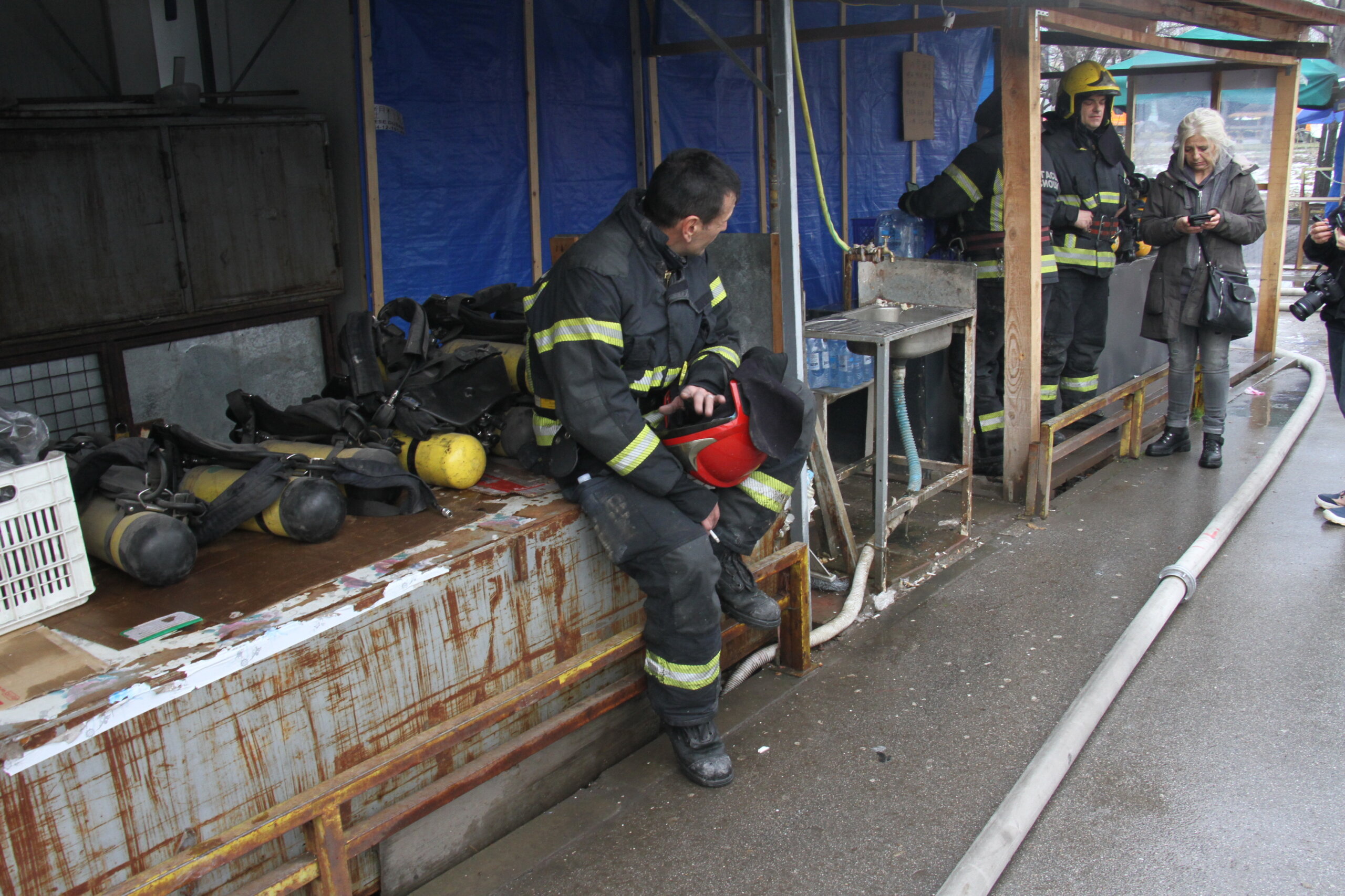 Reporter Danasa u Bloku 70: Da li drugi požar u Tržnom centru na Novom Beogradu znači da više nećemo ići "kod Kineza"? (FOTO) 5