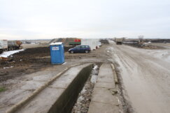 EXPO gradilište u Surčinu Reporter Danasa u Surčinu: Može li projekat "EXPO 2027" da se uzdigne iz današnjeg blata do "zlata" za tri godine? (FOTO) 8