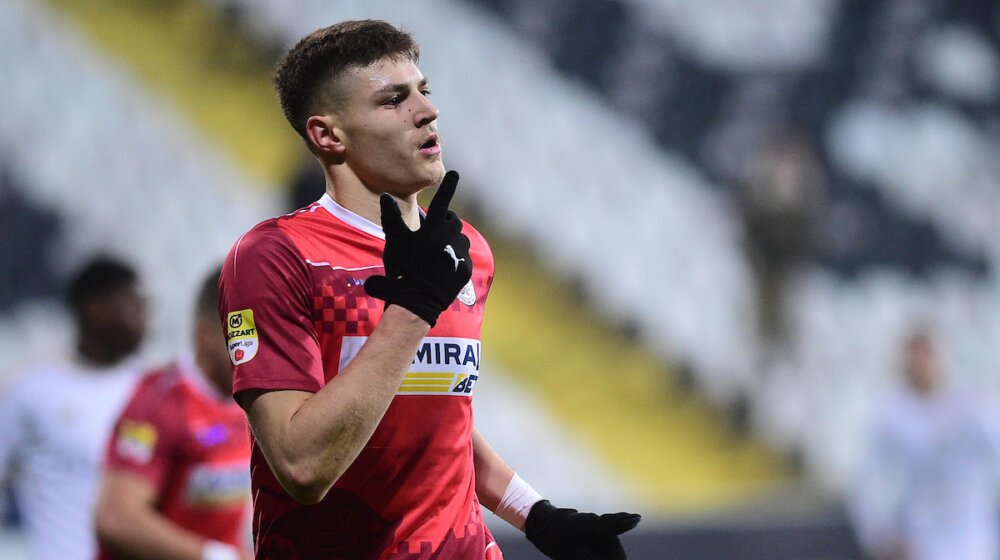 Klub iz Novog Beograda zaradio više od pet miliona evra od prodaje mladog reprezentativca Srbije: Čelsi preko Strazbura kupio tinejdžera iz IMT 1