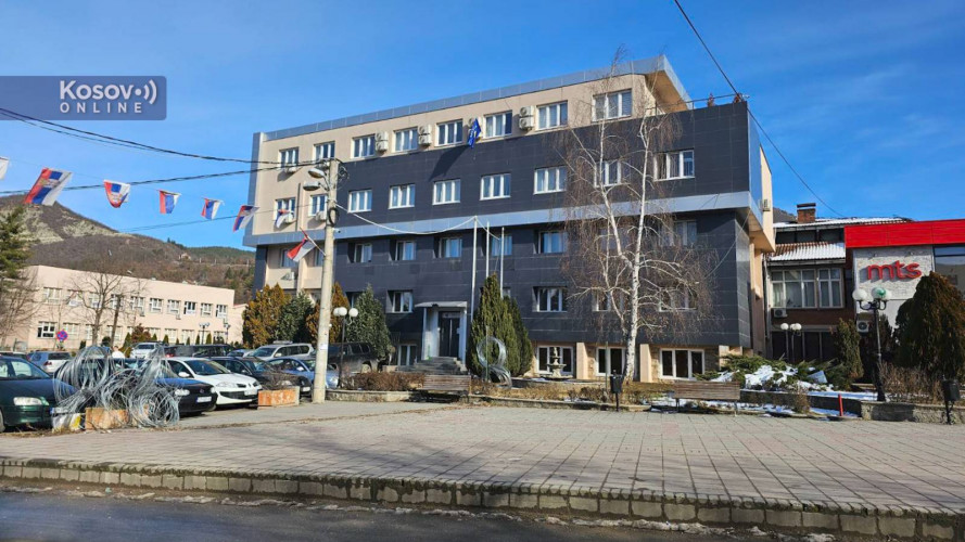 Unmik o uklanjanju zastave UN u Leposaviću: Utvrđujemo činjenice, imovina UN nepovrediva 1