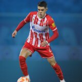 Pet klupskih takmičenja i punoletstvo u jednom polugođu: Ko je Kosta Nedeljković, desni bek koga je Crvena zvezda prodala u Aston Vilu za 9.000.000 evra? 4