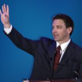 "Ekstremno arogantan": Ko je Ron DeSantis koji se povukao iz republikanske trke za predsednika SAD? 1