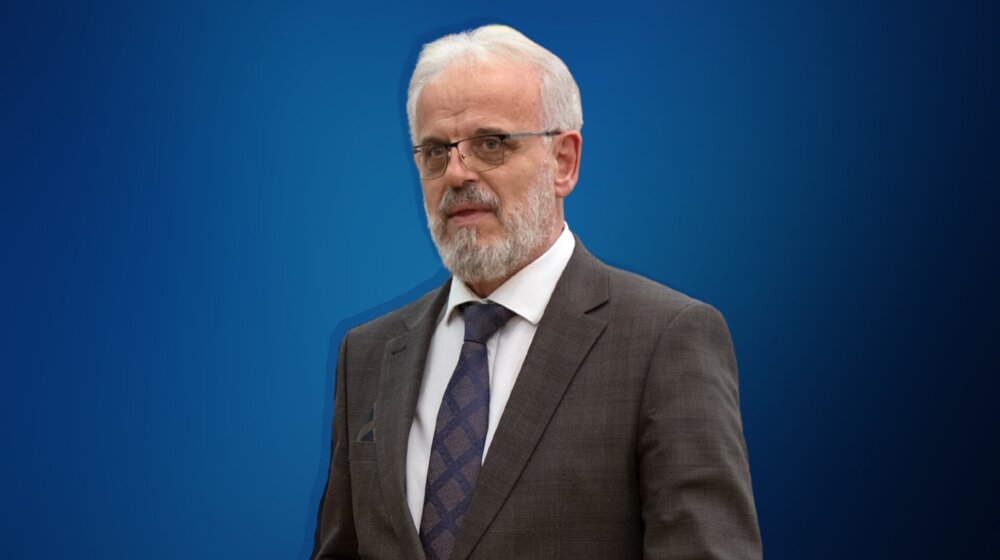 "Ne deli ljude po nacionalnosti": Ko je Talat Džaferi, prvi Albanac na čelu Vlade Severne Makedonije 1