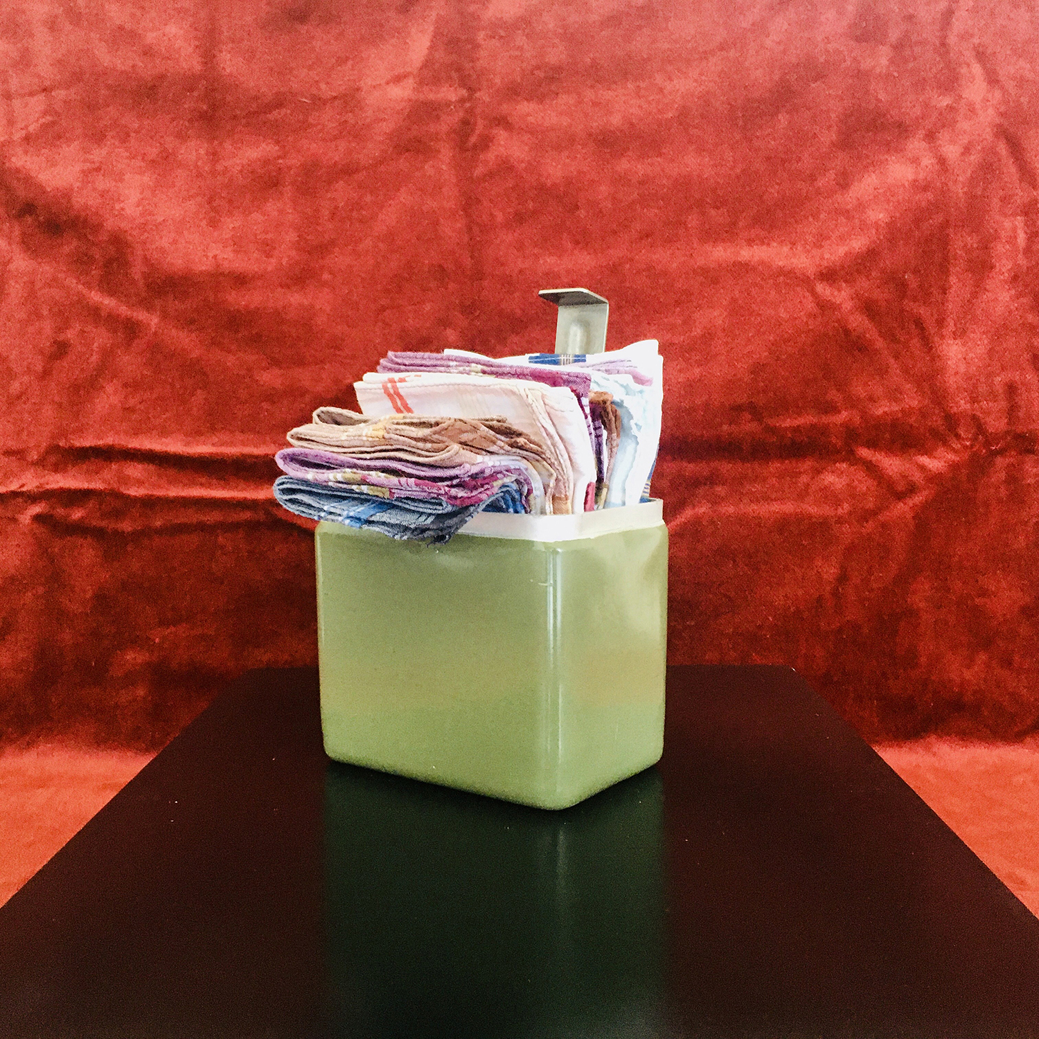 Kroz svoje mrtve bolje upoznajem(o) sebe: Nemogućnost poimanja smrti iz ugla živog posmatrača Dragane Nikoletić u Galeriji FLU 2