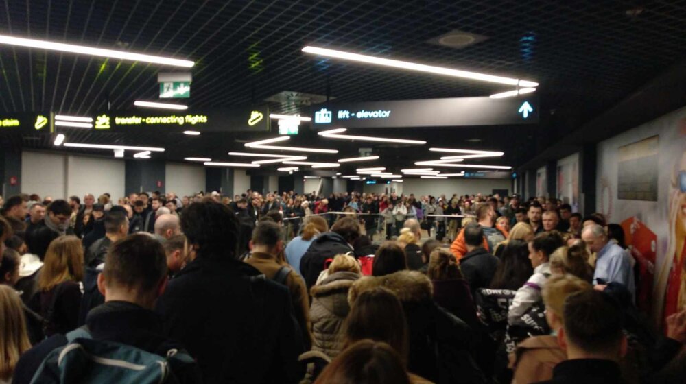 Haos na aerodromu Nikola Tesla: Putnici evakuisani zbog greške 1