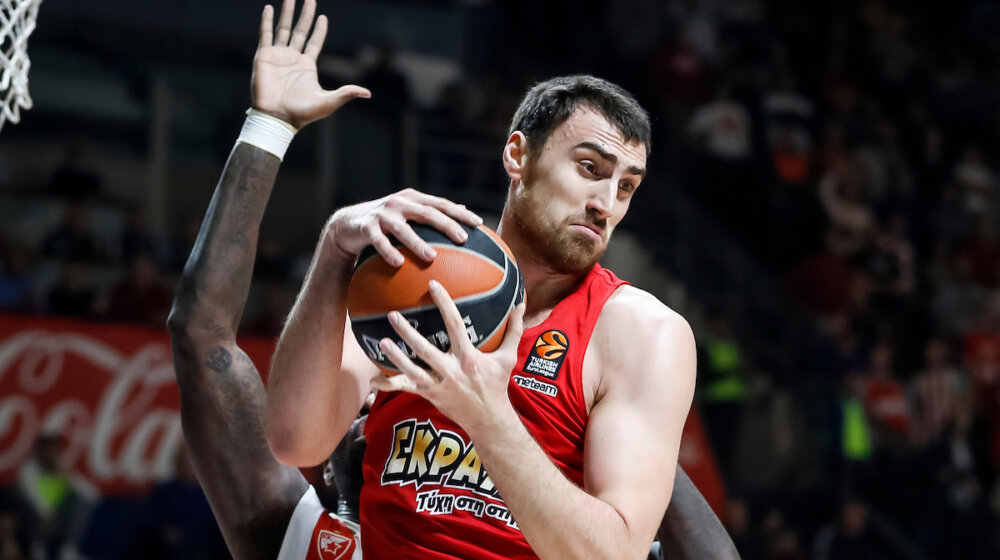 Nikola Milutinov kao Denis Rodman, sa 20 skokova izdominirao u Atini, Makabi se nije oporavio od Partizana 1