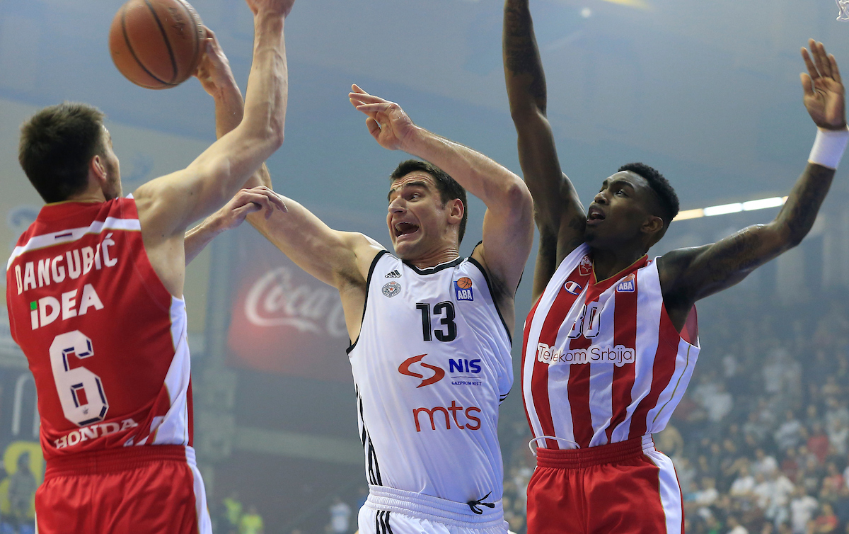 Crno-beli neće ostati bez MTS-a na poleđini dresa, to je samo gluva telefonija: Kako Partizan legne na rudu kad jedan poziv promeni sve? 3