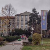 Računi ogromni, država daje crkavicu: Da li i prirodno-matematičkim fakultetima u Novom Sadu i Kragujevcu preti zatvaranje? 7