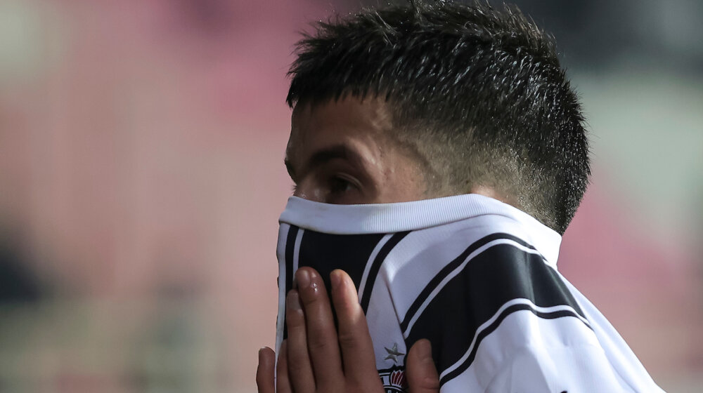 Stara dilema "kokoška ili jaje": Da li Crvena zvezda i Partizan baš moraju da prodaju (pre)mlade fudbalere? 1