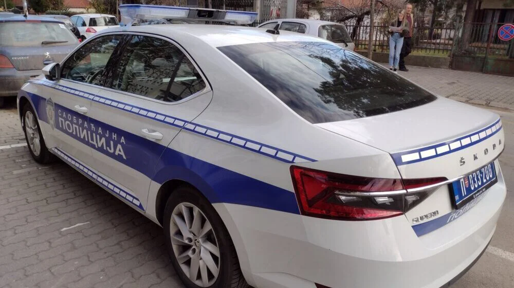 Policija: U okolini Žitišta vozaču privremeno oduzet automobil 1