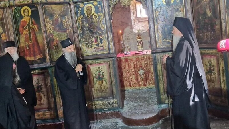 Patrijarh Porfirije posetio srpski narod u Orahovcu 1 Patrijarh Porfirije posetio srpski narod u Orahovcu 1