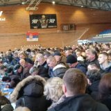 Kako protiče potpisivanje peticije za smenu gradonačelnika Severne Mitrovice: Novinar KoSSeva o pritiscima, atmosferi i očekivanju od ovog procesa 12